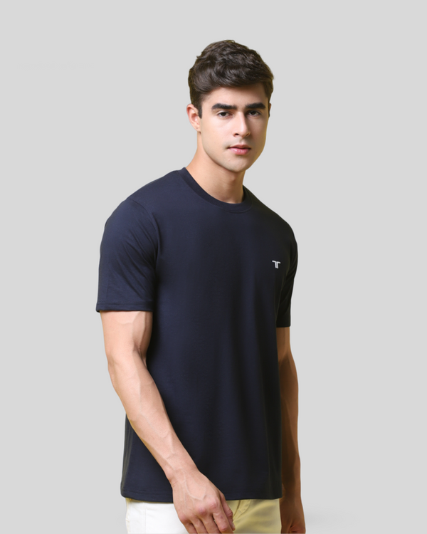 Men Navy Blue Solid Slim Fit Tshirt