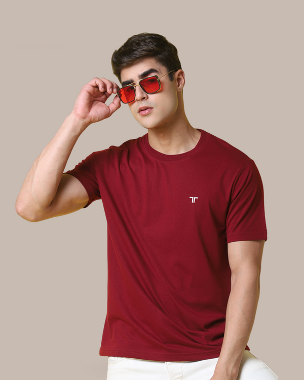 Men Maroon Solid Slim Fit Tshirt